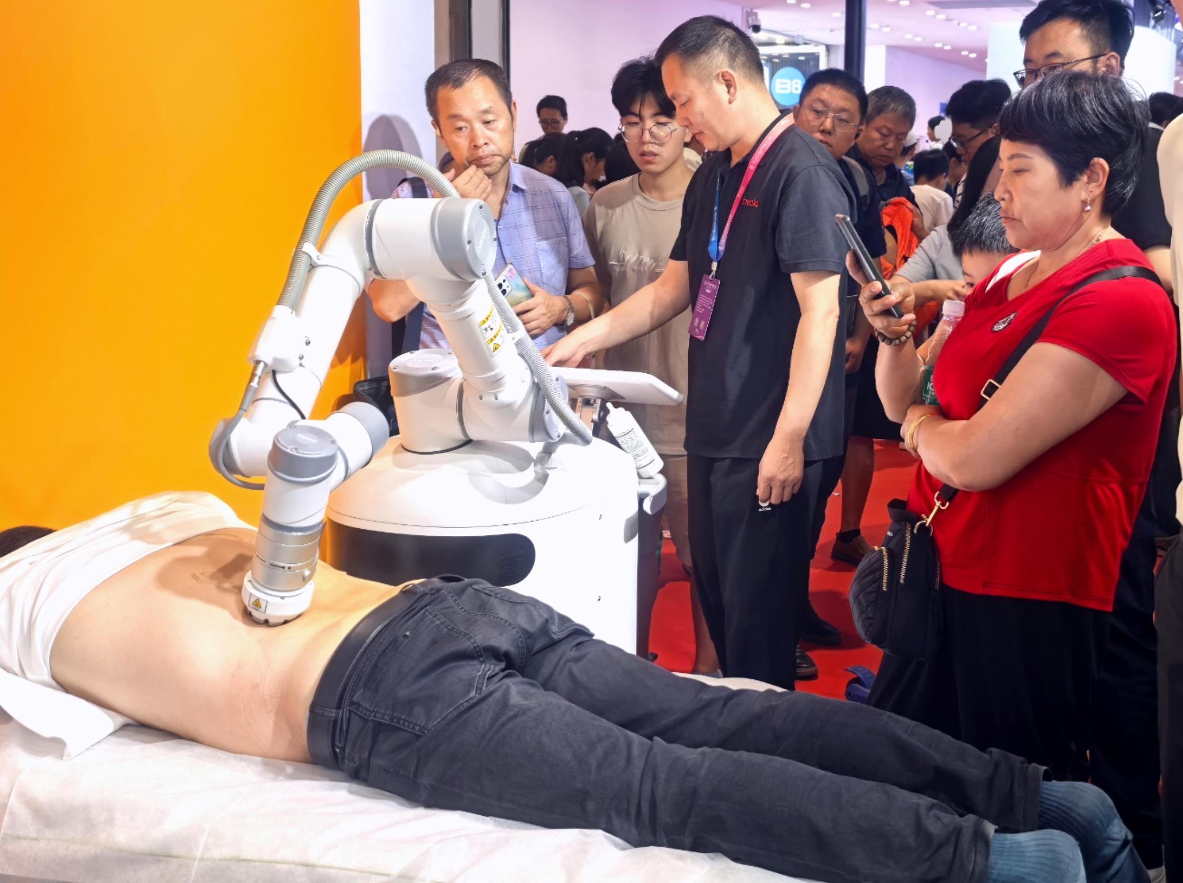 20250810202901198.jpg 射频机器人2.jpg